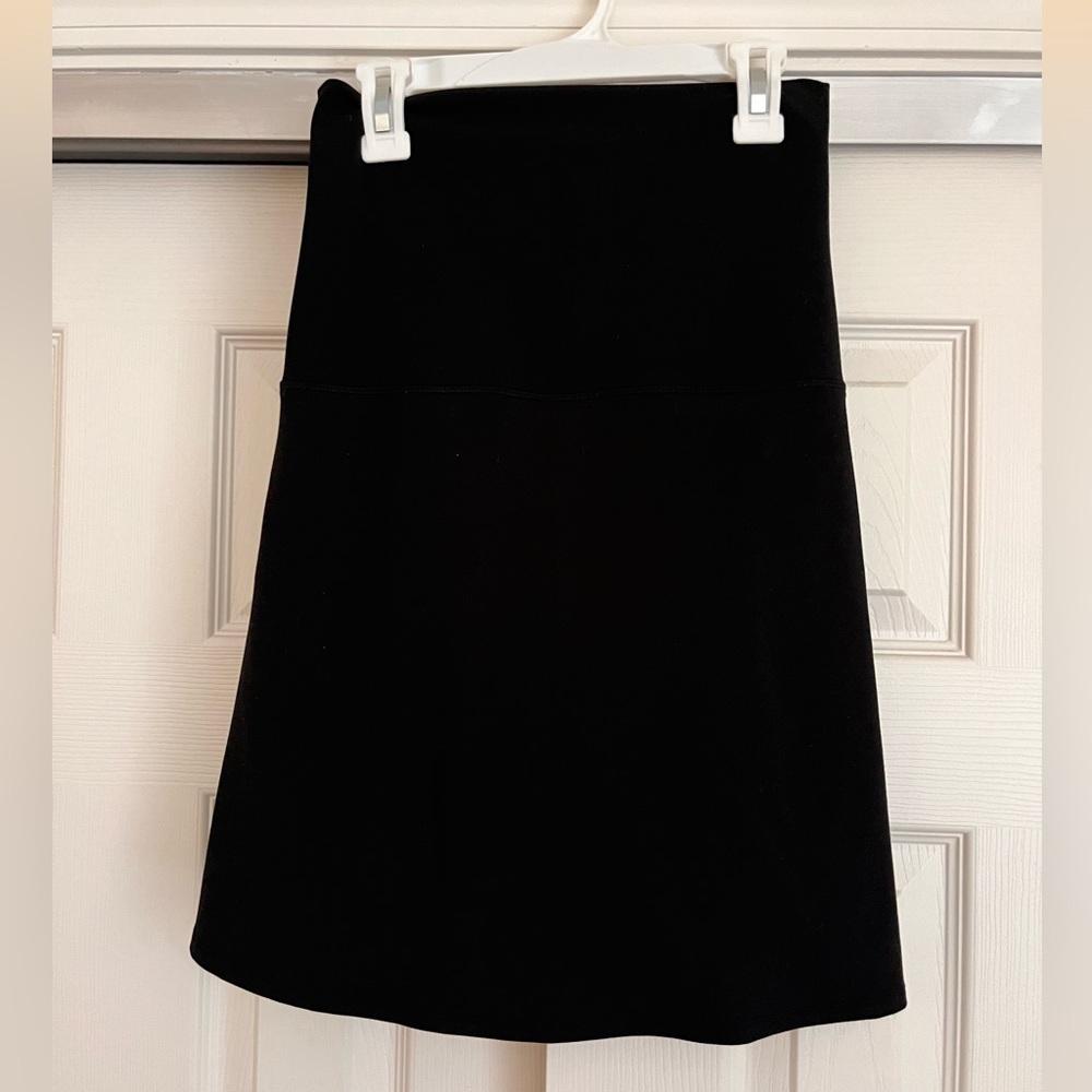 Ingrid & Isabel Maternity Black A-Line Skirt with Shorts underneath Skort